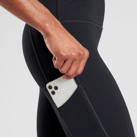 Athleta Ultimate Stash Crop Legging - Picture 2 of 3